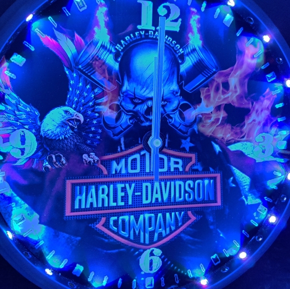 Harley Davidson skull clock - Picture 5 of 6